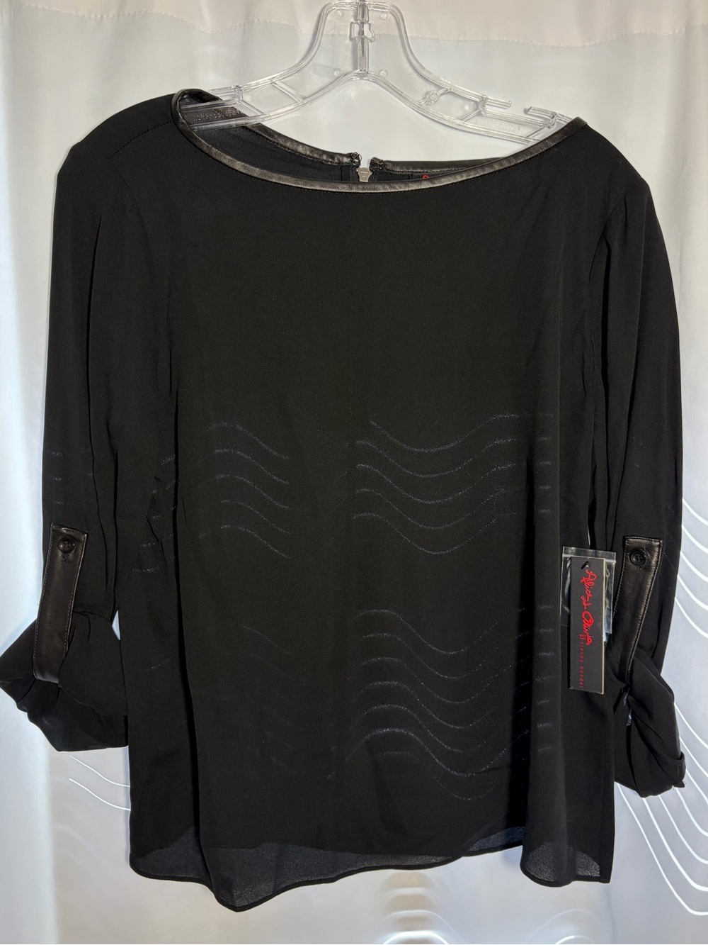 NWT ALICE and OLIVIA by STACY BENDET Black Silk Blouse with Leather Trim Sz M